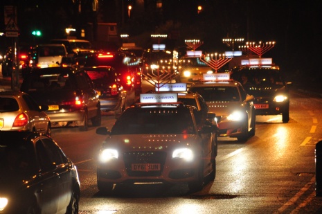 Grand Car Menorah Pardae.jpg
