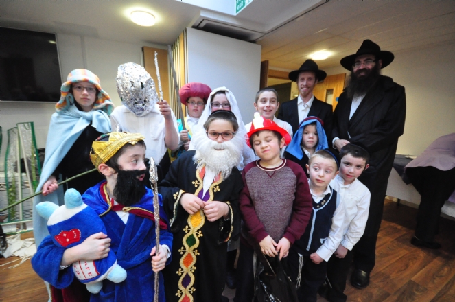 Children performing for Heathland residents at the annual Sukkos party.JPG